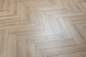 Французский ламинат 33 класс 12мм AC6 Alsafloor (Альсафлор) HERRINGBONE (Английская ёлка) 435 Дуб Джеферсон (Jefferson)