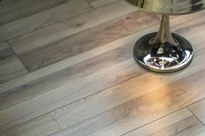 K4412 Дуб Мультистрип Тру (Oak Multistripe True) Classic Touch Standard Plank 8.0 mm 32 Класс Разноширинный Светло-Коричневый Дуб