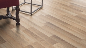 37195 Дуб Петрона (Eiche Petrona) Classic Touch Standard Plank 8.0 mm 32 Класс Двухполосный Коричнево-Бежевый Дуб