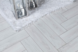 Французский ламинат 33 класс 12мм AC6 Alsafloor (Альсафлор) HERRINGBONE (Английская ёлка) 627 Дуб Полярный (Polar oak)