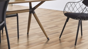 37195 Дуб Петрона (Eiche Petrona) Classic Touch Standard Plank 8.0 mm 32 Класс Двухполосный Коричнево-Бежевый Дуб