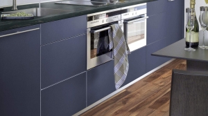 37503 Орех Лимана (Walnut Limana) Classic Touch Standard Plank 8.0 mm 32 Класс Двухполосный Орех