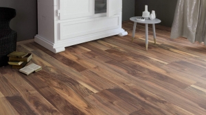 37503 Орех Лимана (Walnut Limana) Classic Touch Standard Plank 8.0 mm 32 Класс Двухполосный Орех